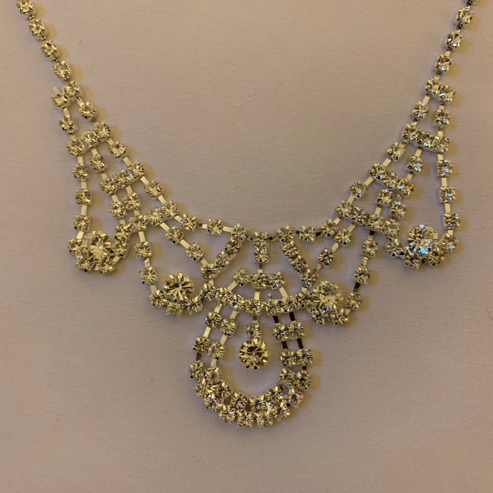 Sliver necklace set